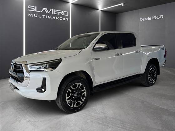 TOYOTA HILUX 2.8 D-4D TURBO DIESEL CD SRX 4X4 AUTOMÁTICO